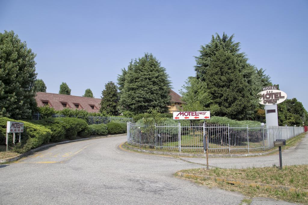 Hotel Motel Ovest Vittuone Exterior photo